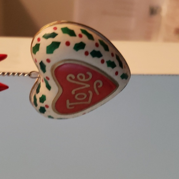 Hallmark Christmas Porcelain 2001 ornaments set of 4 - Picture 5 of 12